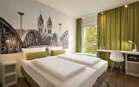 Super 8 by Wyndham Hamburg Mitte